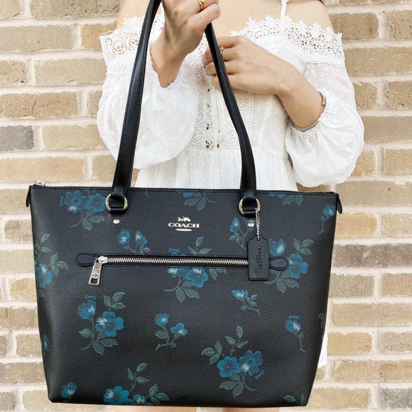 Gaby’sBags👜💕-NWT Coach city zip tote - Picture 4 of 7